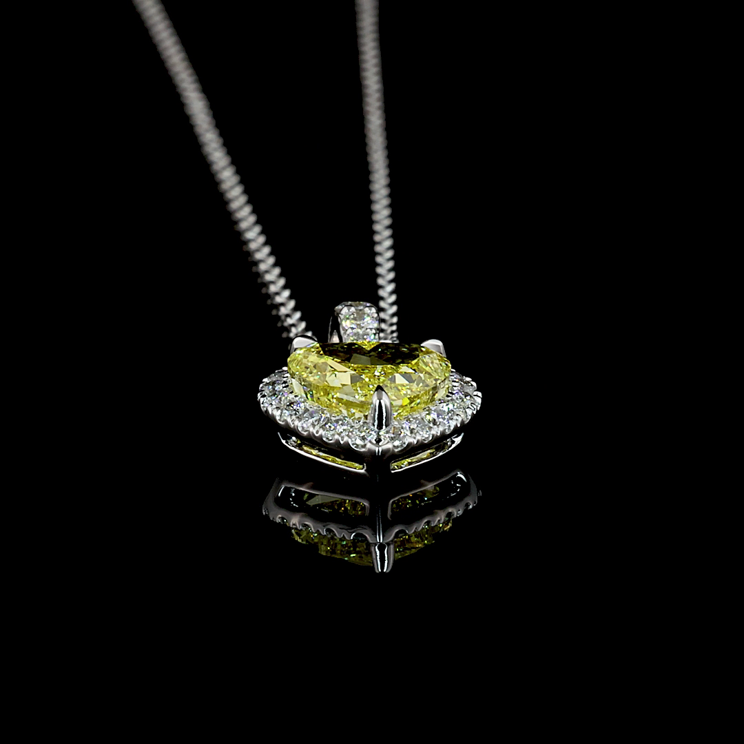 1.27 CT Heart Lab Grown Diamond Halo Pendant in 14K White Gold – detail