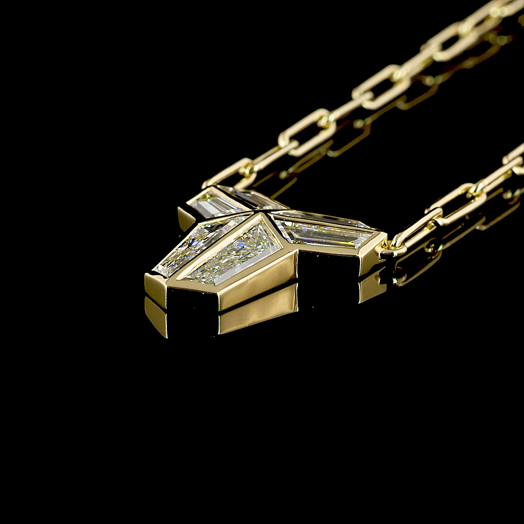 3.13 CT Lab Grown Diamond Pendant in 14K Yellow Gold – detail
