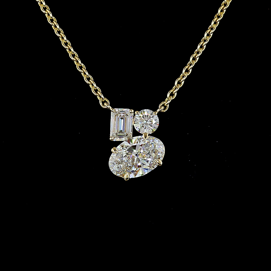 2.24 CT Oval Lab Grown Diamond Pendant in 14K Yellow Gold – close-up