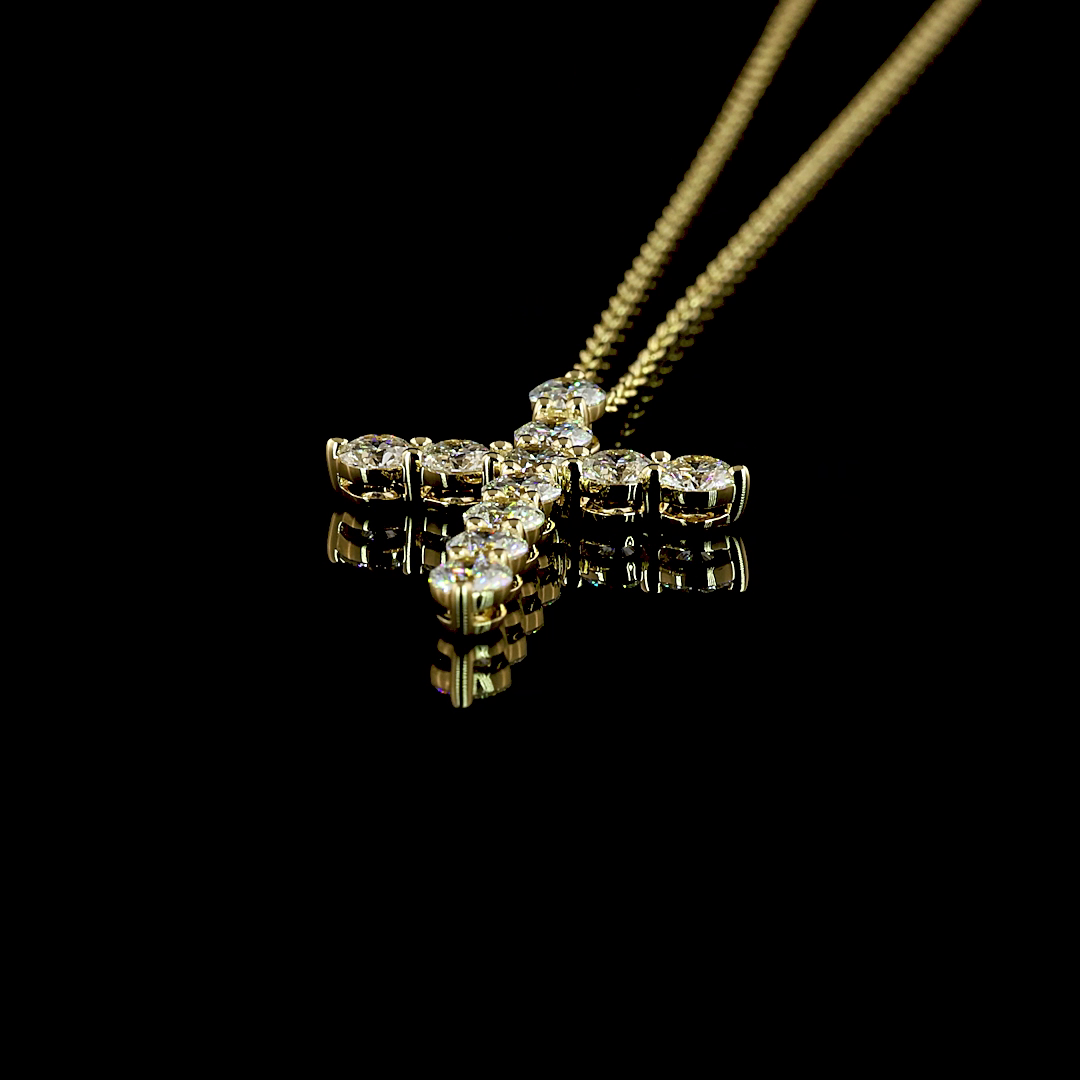 0.97 CT Round Lab Grown Diamond Cross Pendant in 14K Yellow Gold – detail