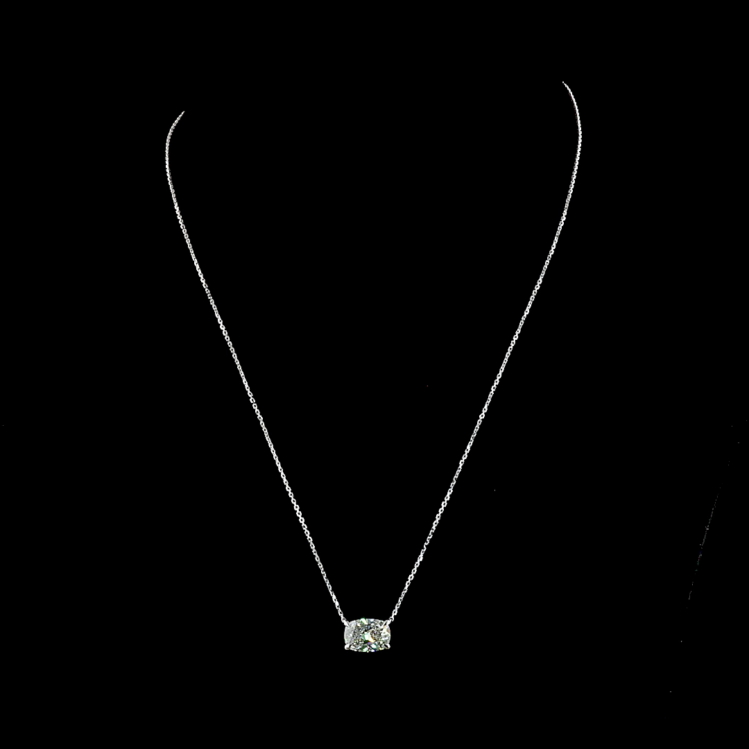 3.05 CT Cushion Brilliant Lab Grown Diamond Solitaire Pendant in 14K White Gold – detail