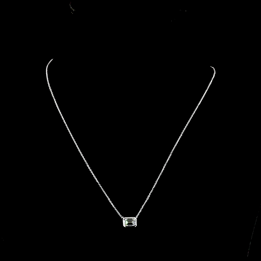 1.03 CT Emerald Lab Grown Diamond Solitaire Pendant in 14K White Gold – detail