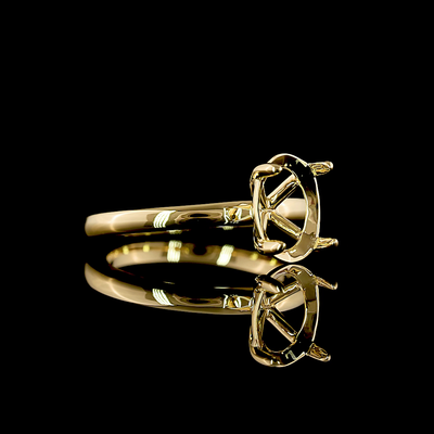 Lab Grown Diamond Engagement Ring in 18K Yellow Gold – close-up
